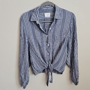 American Eagle Outfitters Blue 3/4 Sleeve Tie Front Button Down Shirt